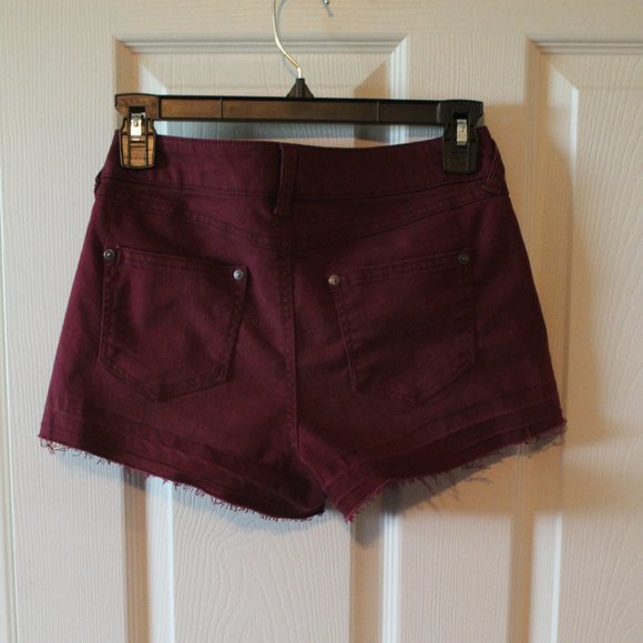 Francesca's Dark Red Shorts Size 28 - Picture 3 of 4